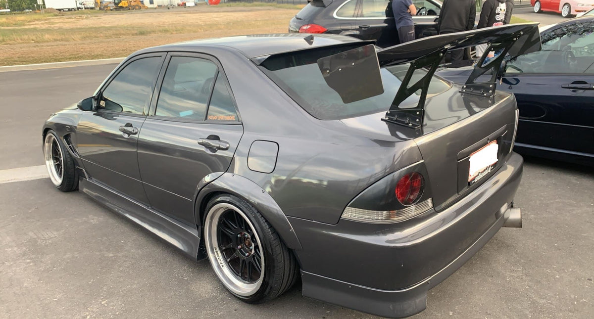 Altezza Spoiler Riser Toyota Altezza / Lexus IS200 / IS300 Roof Spoiler (Plastic) – Boosted Kiwi